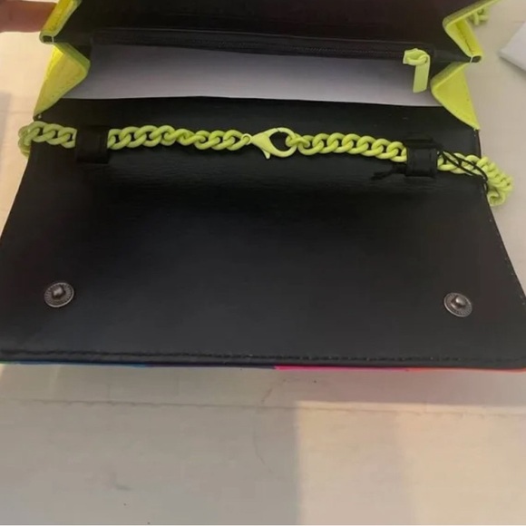 Kurt Geiger London Chain Wallet - Picture 4 of 7